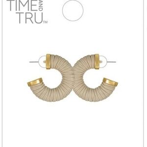 New Time and Tru Gold and Tan Wrapped Earrings